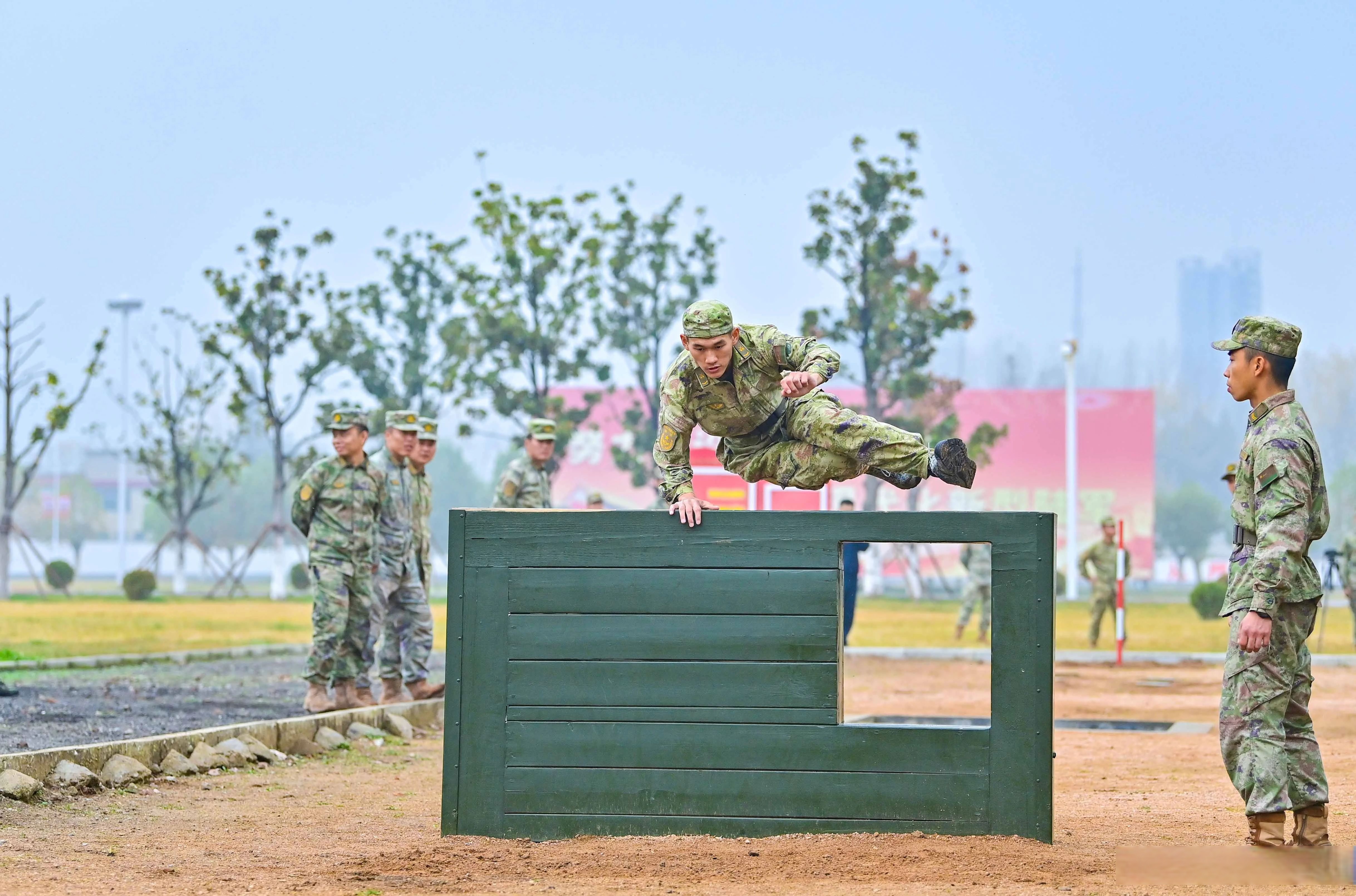 关于精妙战术演绎胜利之路，球队积极备战下一场的信息