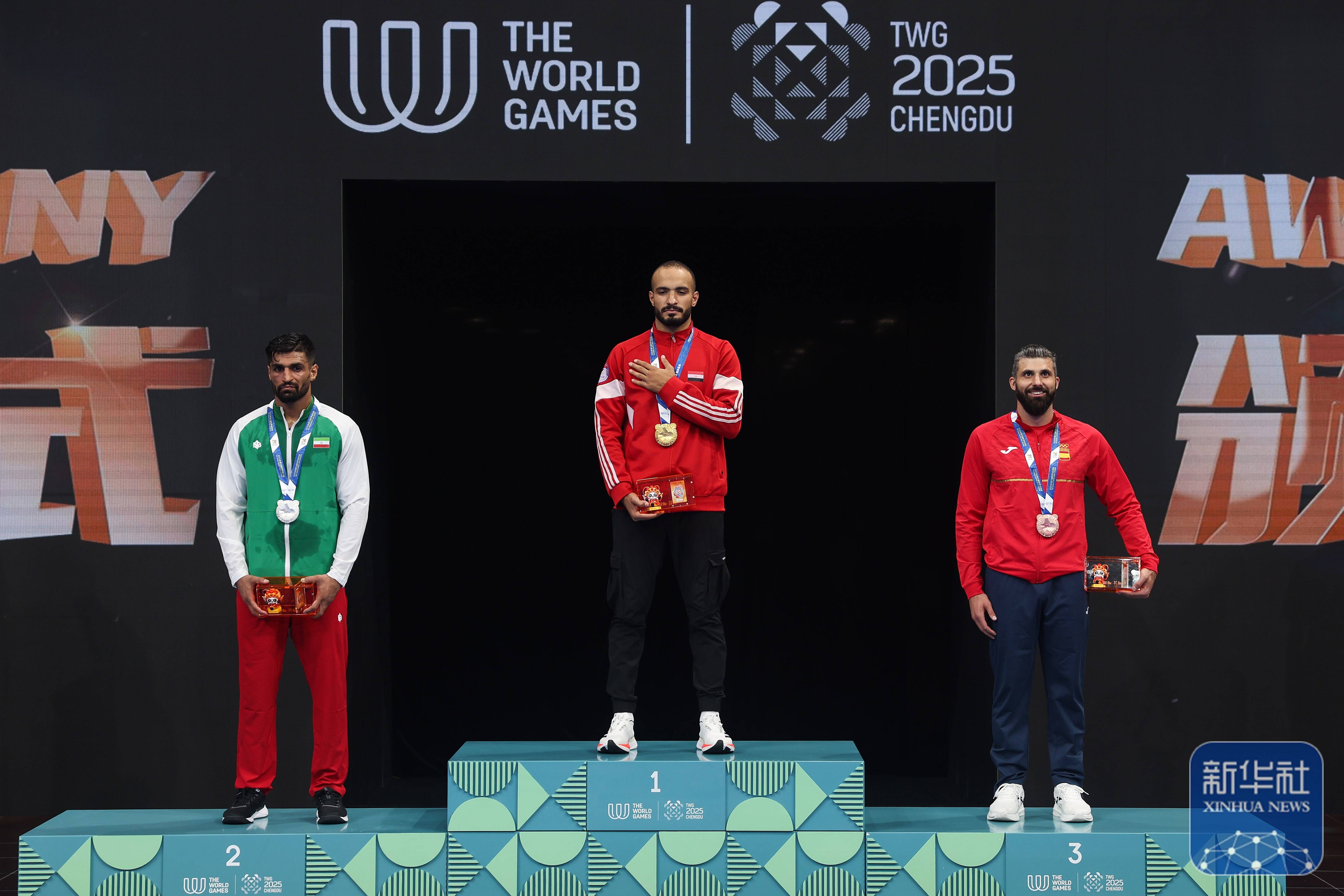 韩国轮滑名将登上领奖台喜获冠军